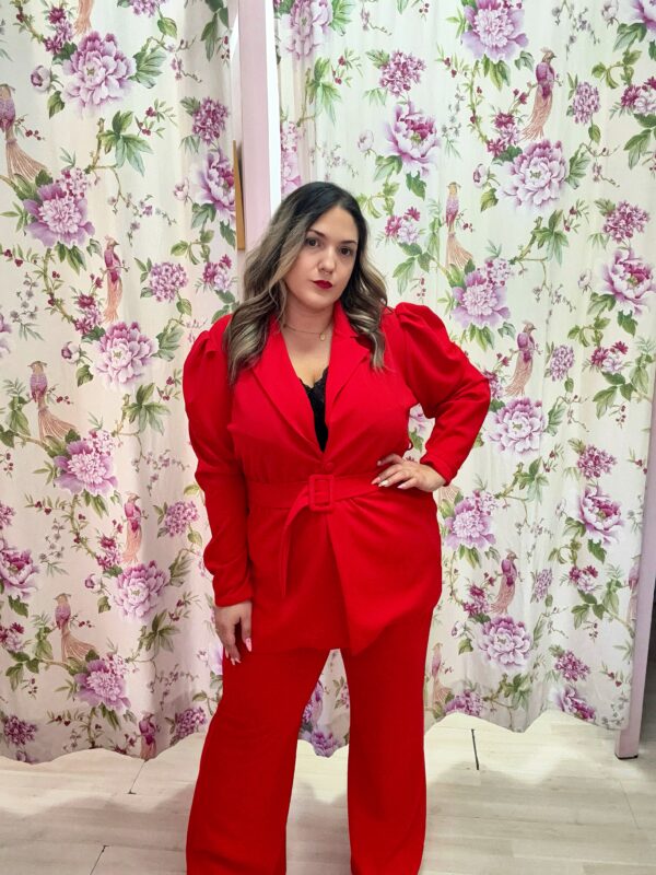 Traje chaqueta rojo manga abullonada