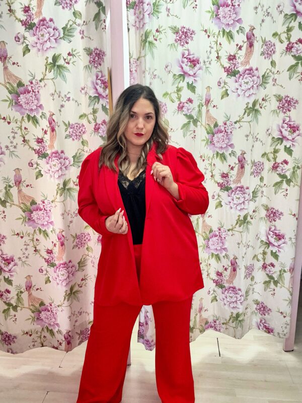 Traje chaqueta rojo manga abullonada - Imagen 4