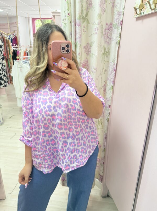 Camisa leopardo morada