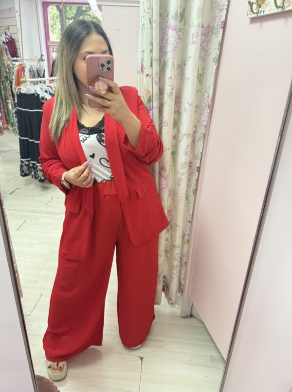 Chaqueta roja intermedia