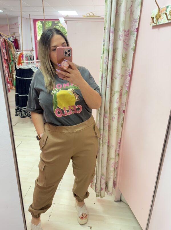 Pantalon bolsillos marron - Imagen 2