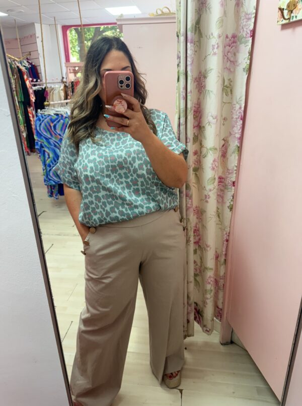 Pantalon beige botones