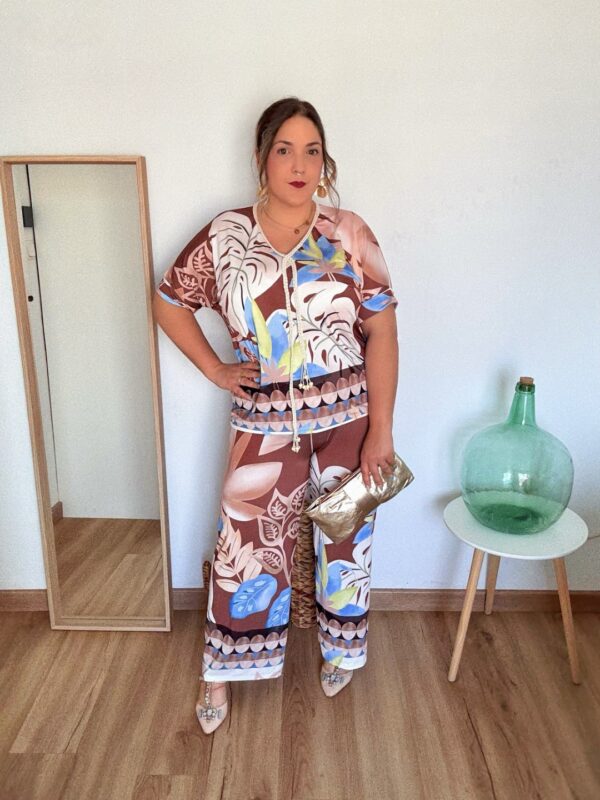 Conjunto hojas marron