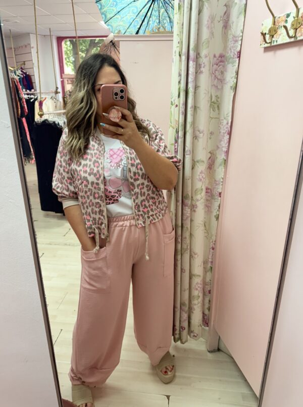 Pantalon ancho bolsillos tela