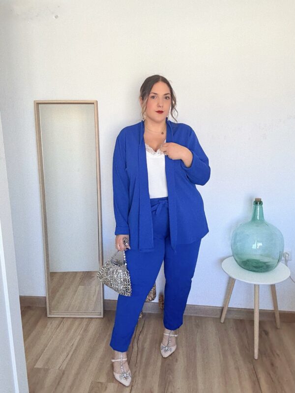 Traje lowcost azul