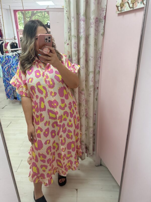 Vestido animal print volantes rosa - Imagen 7