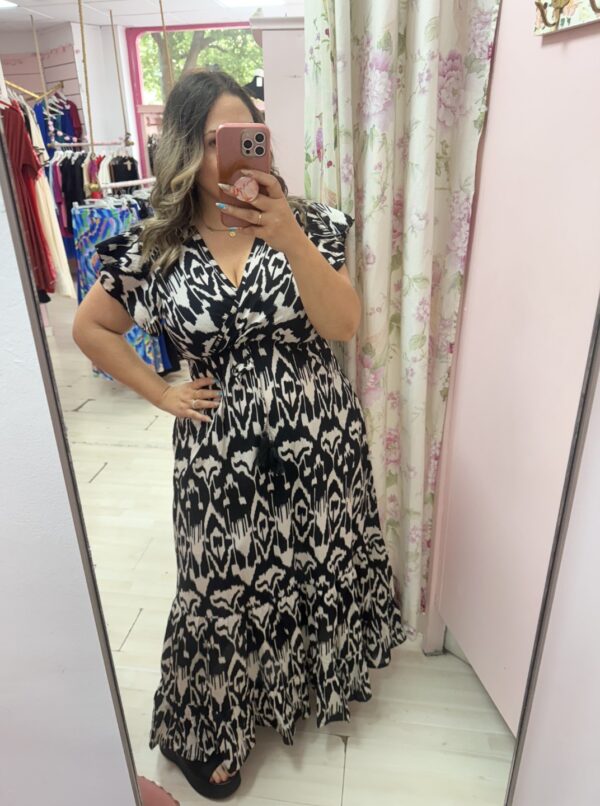 Vestido indio blanco y negro