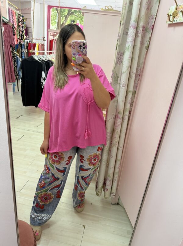 Camiseta corazon fucsia - Imagen 2