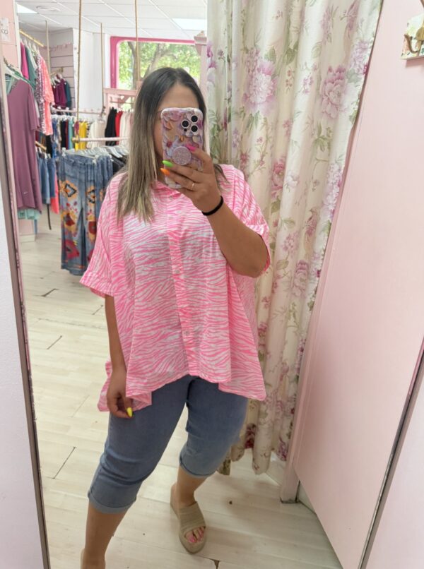 Blusa cebra fucsia oversize