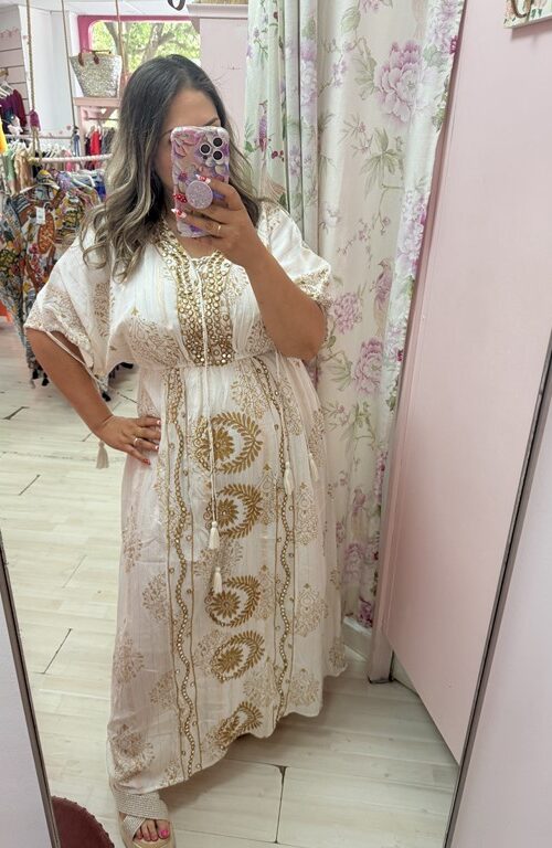 Vestido blanco y dorado goma
