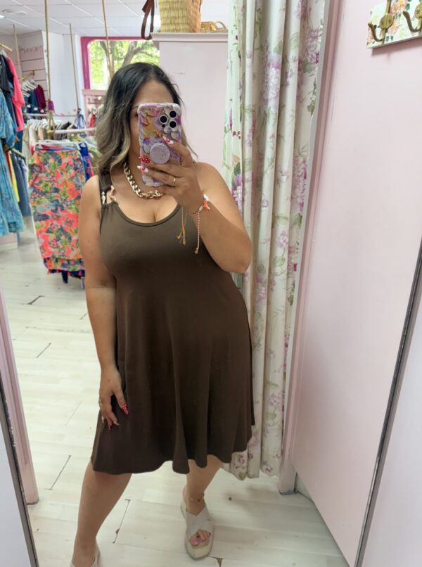 Vestido corto eslabon chocolate