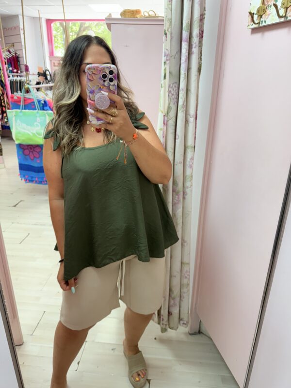 Blusa flores tirantes - Imagen 2