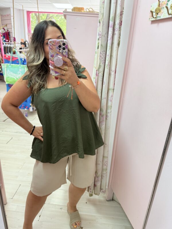 Blusa flores tirantes - Imagen 3