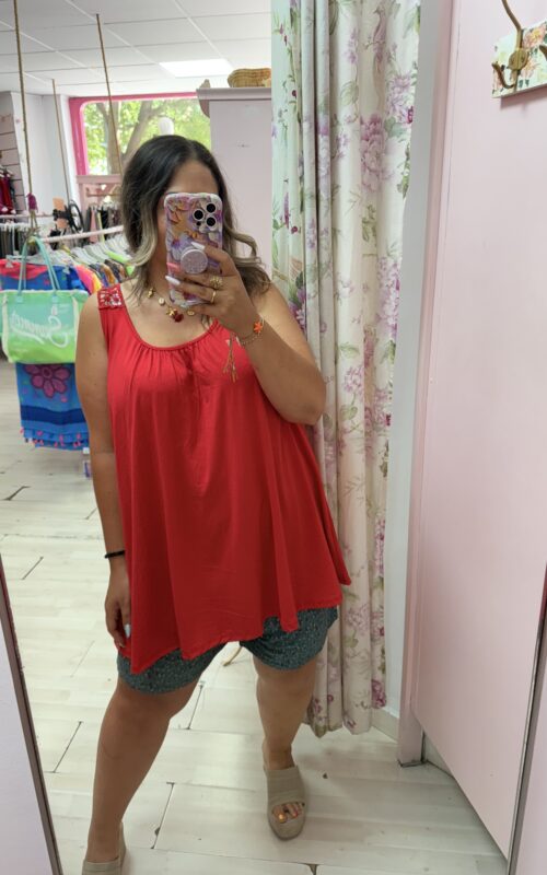 Camiseta tirantes encaje espalda rojo