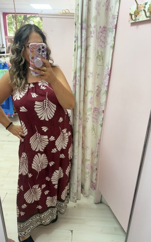 Vestido tela hojas granate