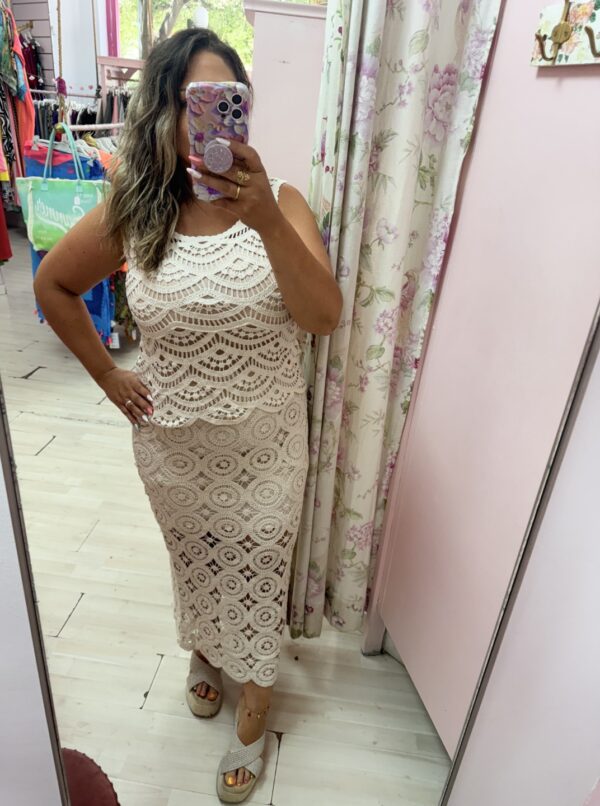 Falda crochet beige