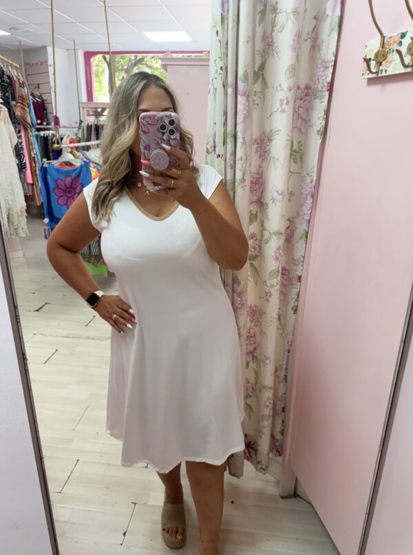 Vestido escote dorado blanco