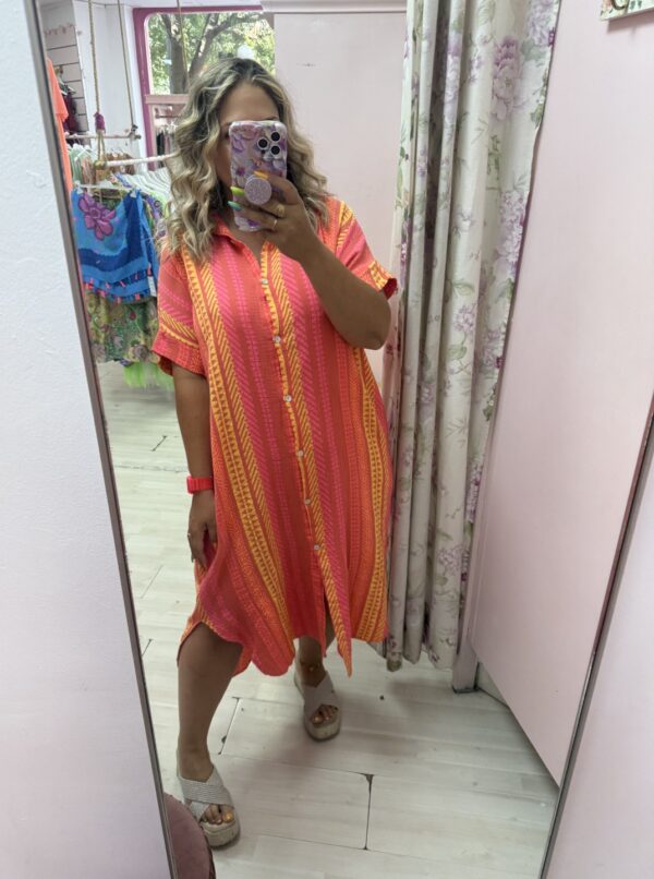 Vestido camisero naranja fluor