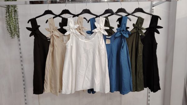 Blusa flores tirantes - Imagen 4