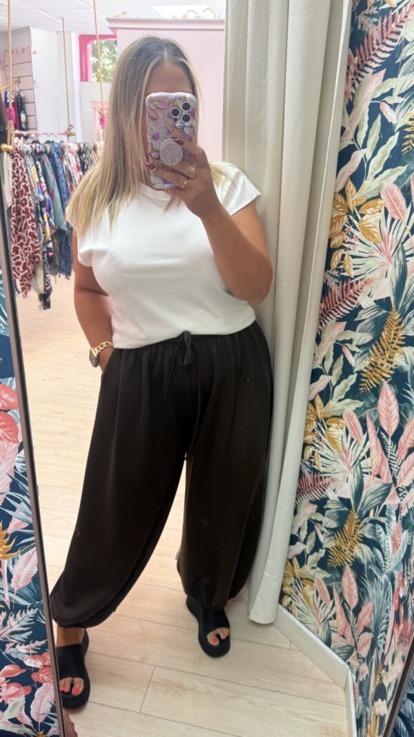 Pantalon maxi abullonado marron - Imagen 3