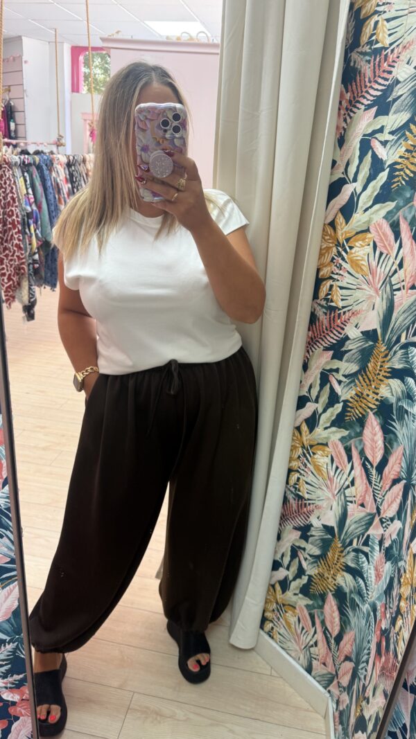 Pantalon maxi abullonado marron - Imagen 4