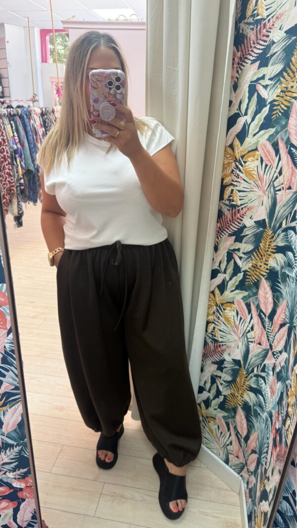 Pantalon maxi abullonado marron - Imagen 5