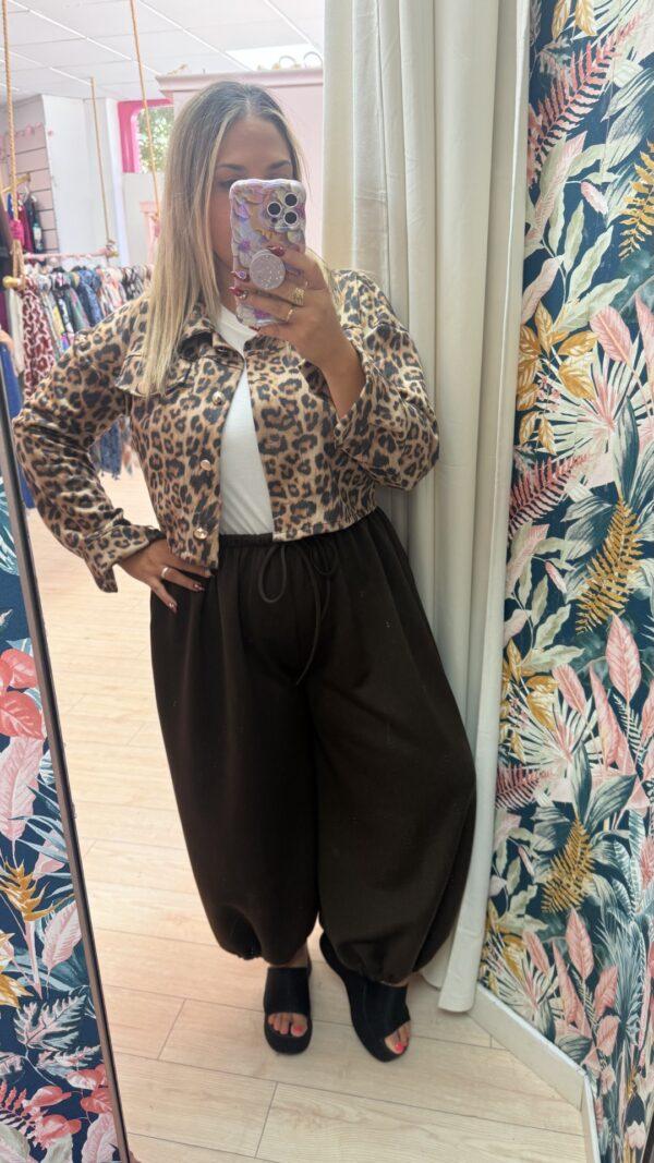 Pantalon maxi abullonado marron