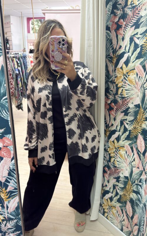 Bomber estampada dibujo