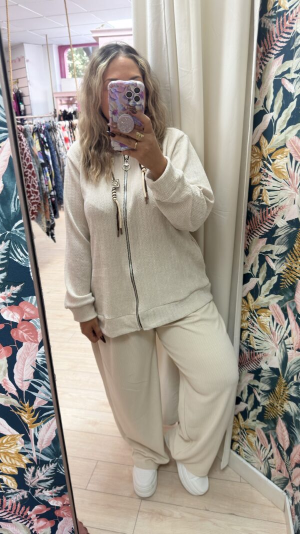 Pantalon estilo pana elastico grande