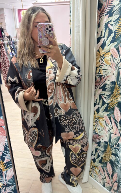 Conjunto ante estampado negro
