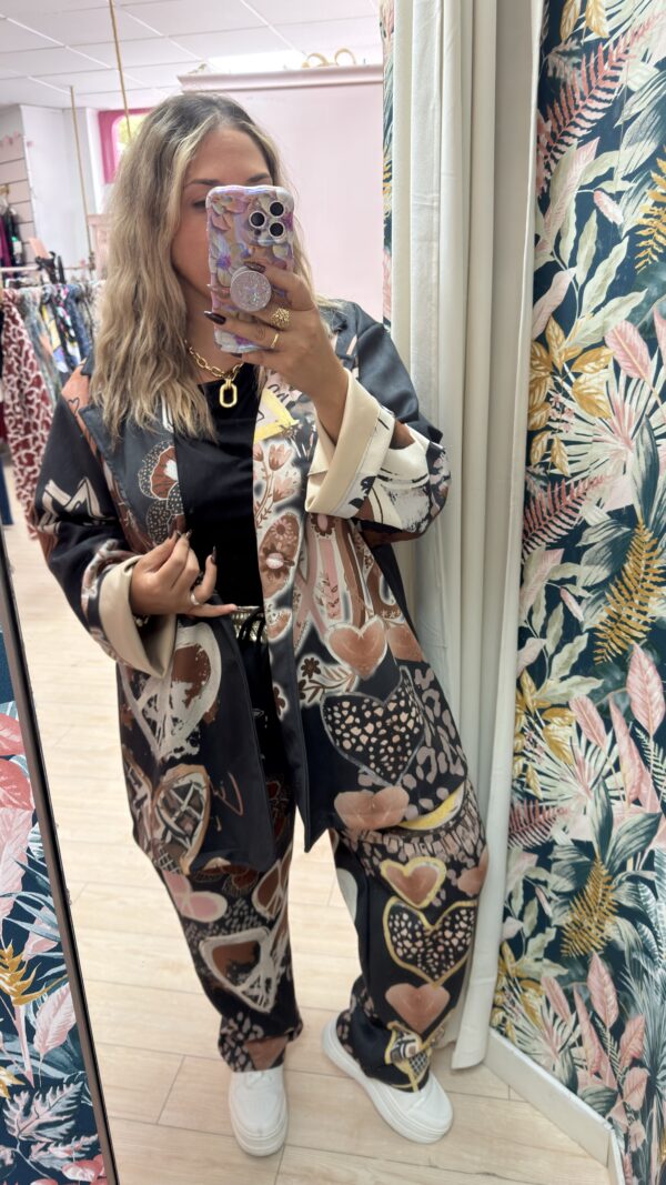 Conjunto ante estampado negro