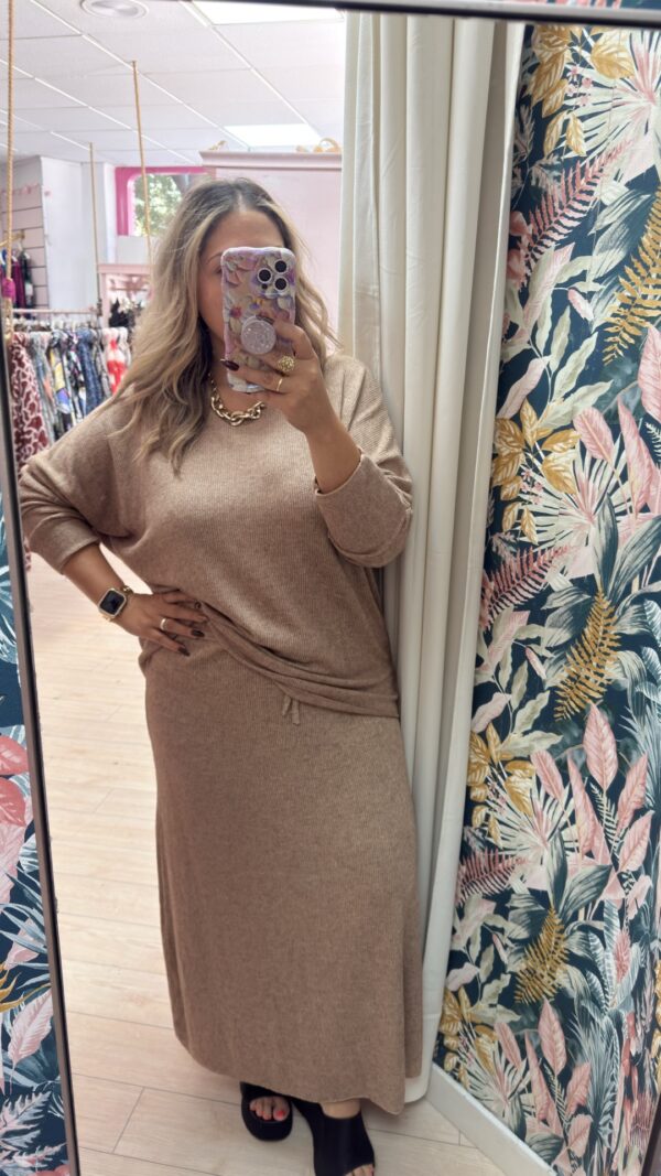 Conjunto jersey y falda lana