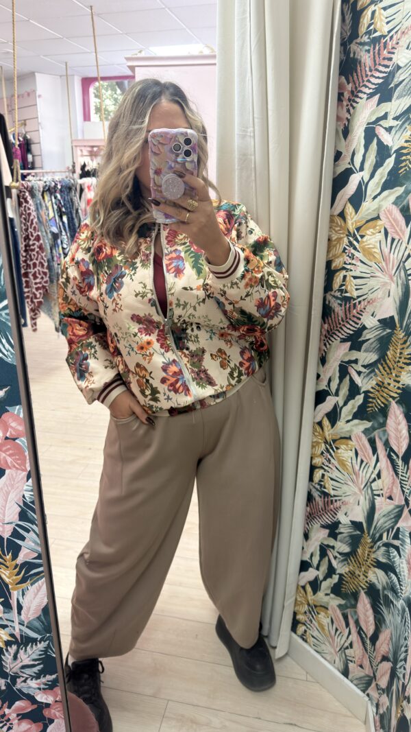Bomber abullonada flores