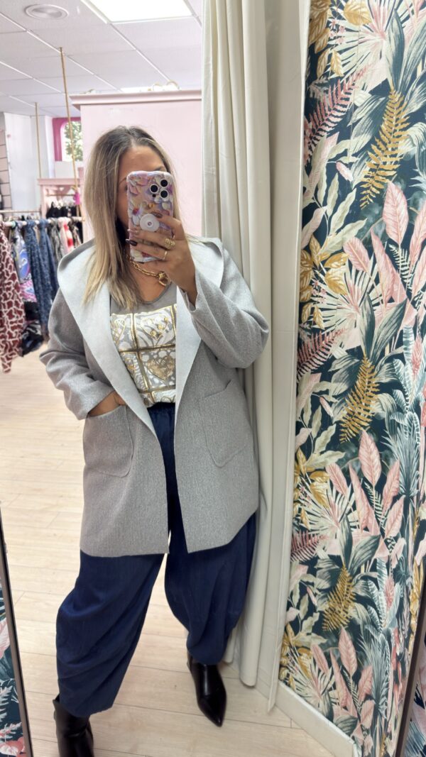 Chaqueta fina gris capucha - Imagen 2