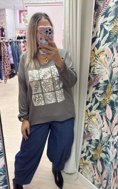 Camiseta gris cuadrados