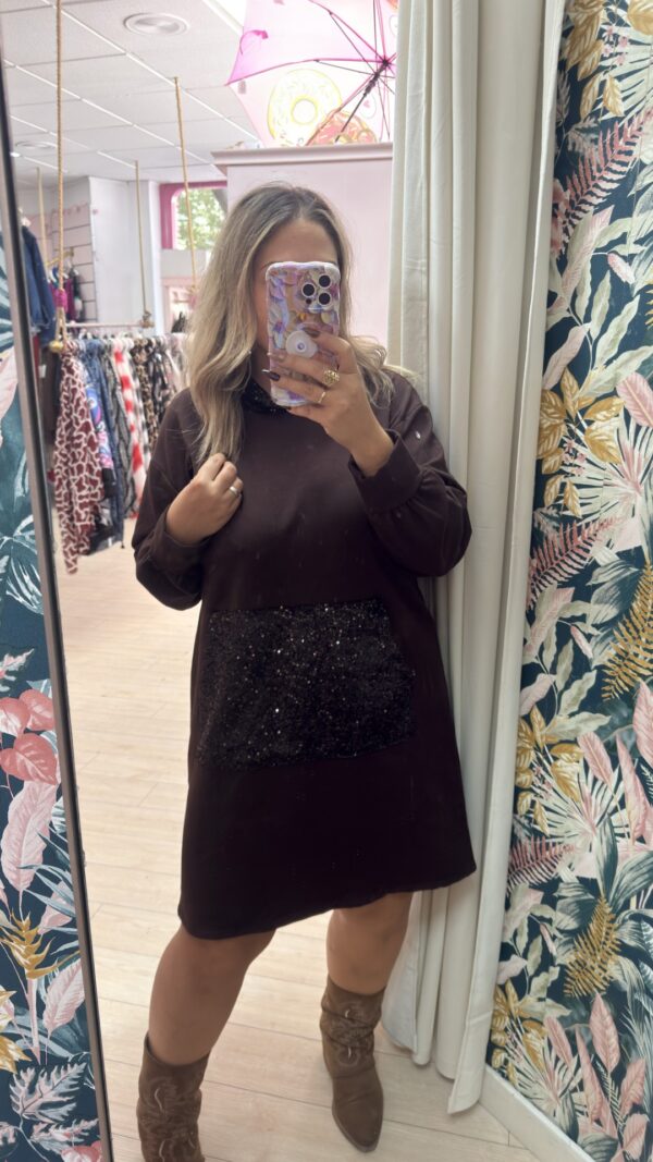 Vestido bolsillo y capucha sudadera marron