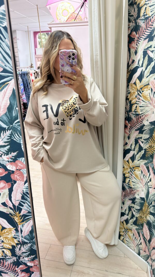 Sudadera love beige - Imagen 2