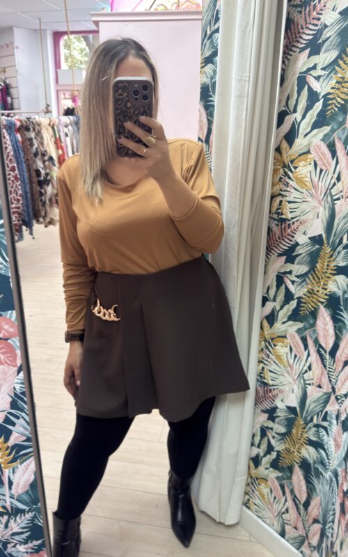 Camiseta licra fria marron hombreras