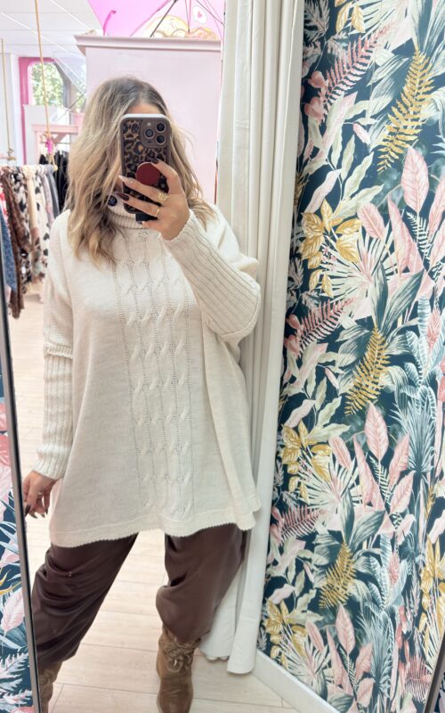 Jersey ochos cuello beige