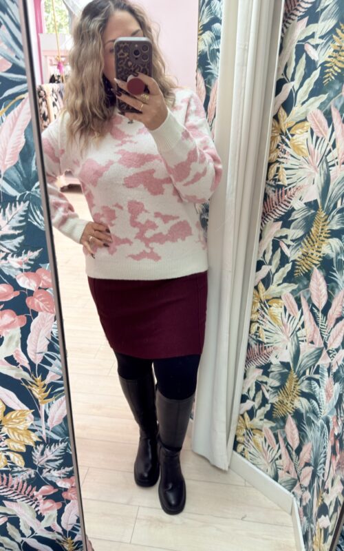 Falda entubada granate