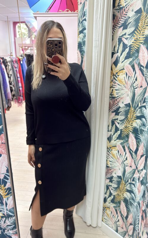 Falda canalé botones negra