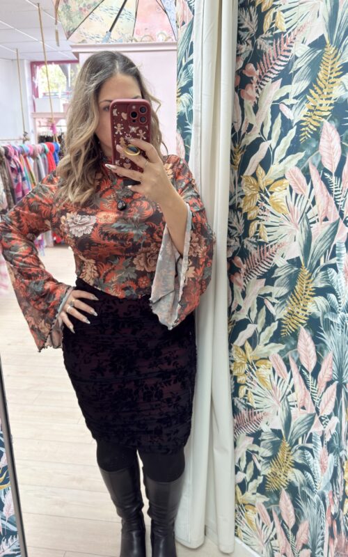 Top transparente manga acampanada