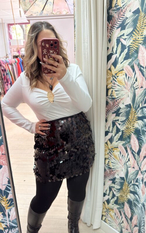 Camiseta broche dorado blanca