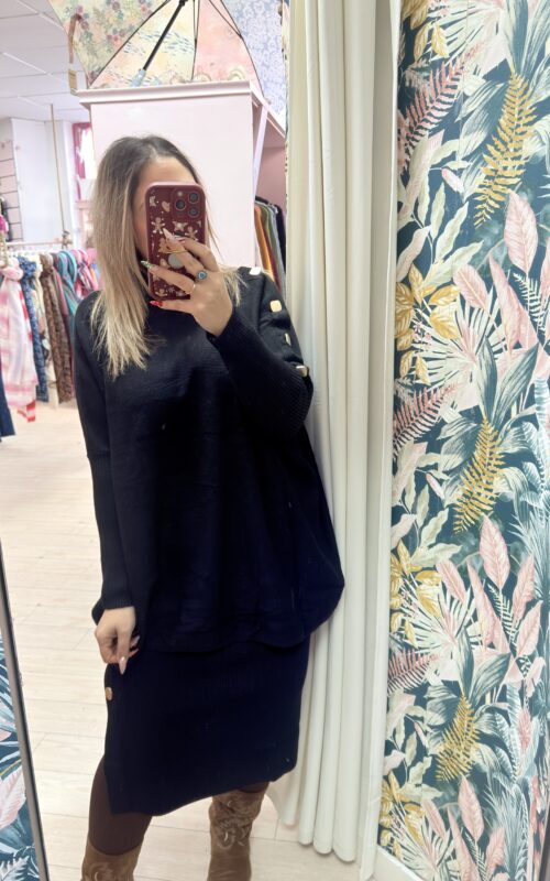 Falda canale midi negra botones dorados