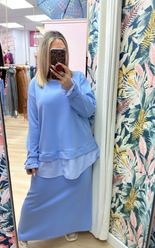 Sudadera bajo camisa rayas celeste