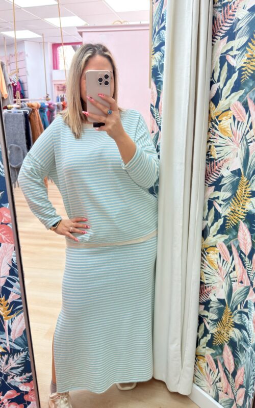 Falda larga rayas celeste