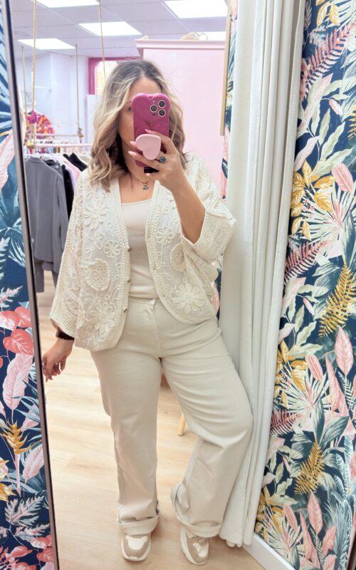 Chaquetilla bordada beige