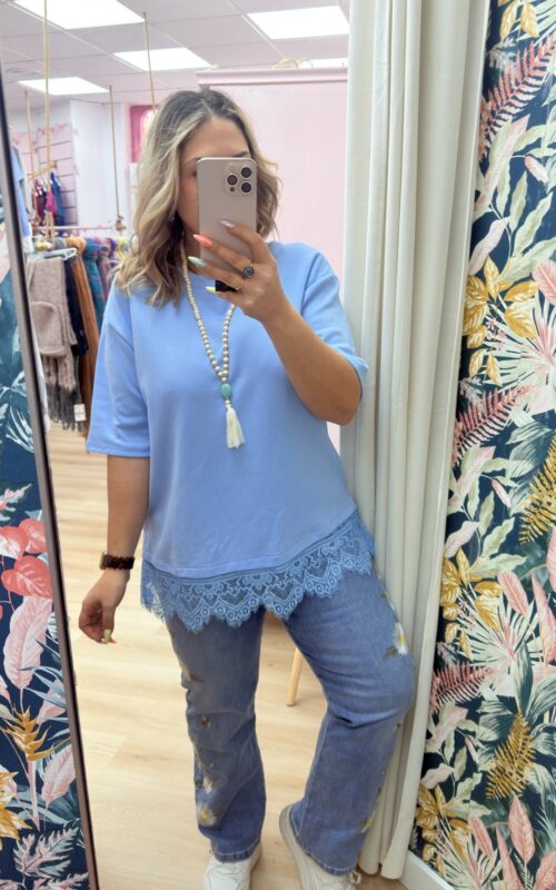 Camiseta blonda celeste