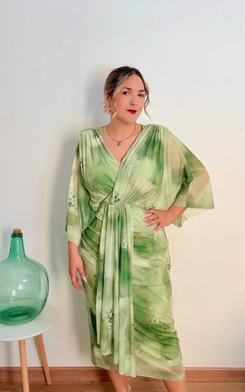 Vestido capa pedreria verde