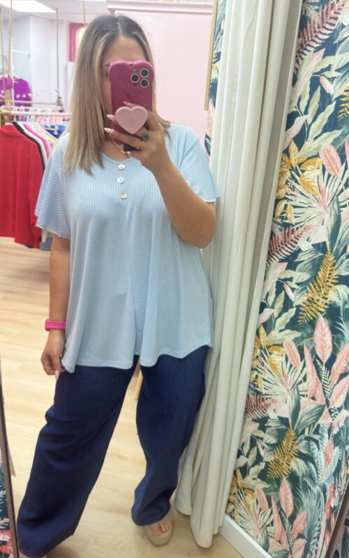 Camiseta botoncitos celeste